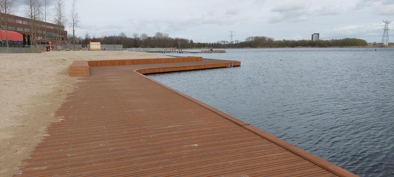 Bij Paul In Almere Luaran gambar