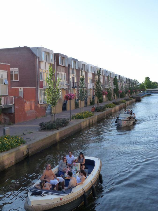 Bij Paul In Almere Luaran gambar